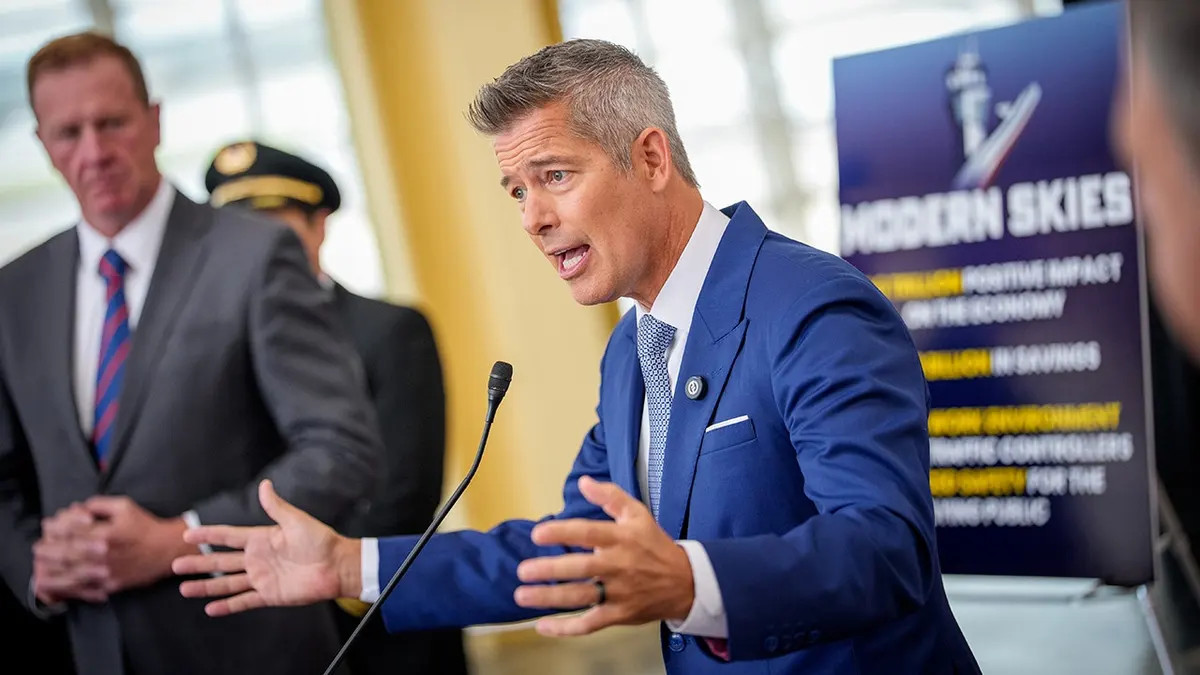 FAA breaks controller hiring record after chief warned system was ‘chronically understaffed’